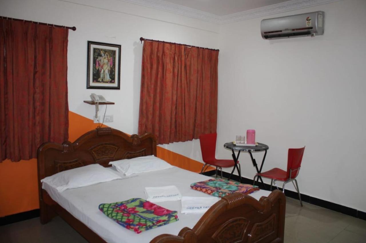 Hotel Sudhiksha Deluxe Rāmeswaram Exteriör bild
