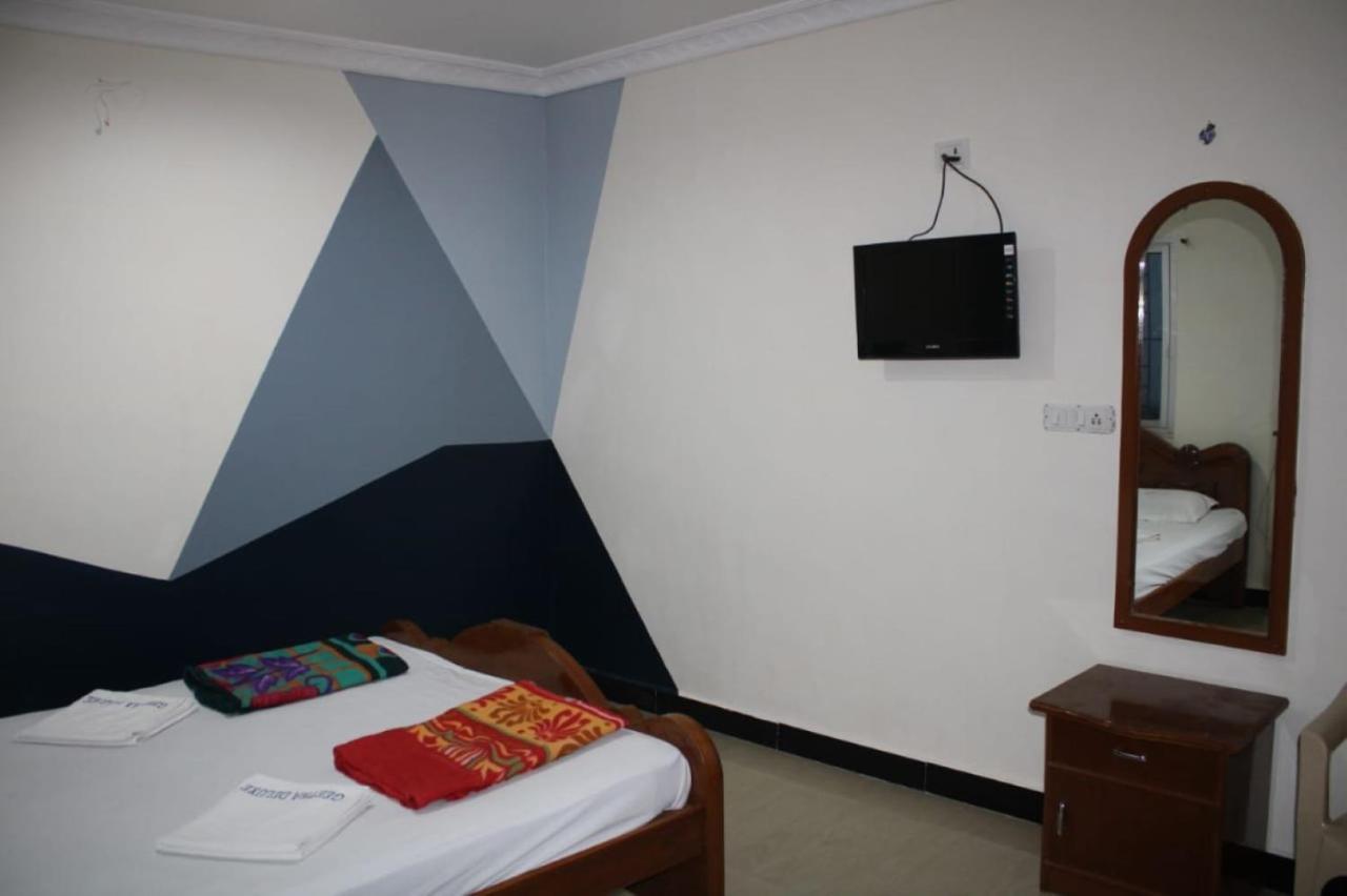 Hotel Sudhiksha Deluxe Rāmeswaram Exteriör bild