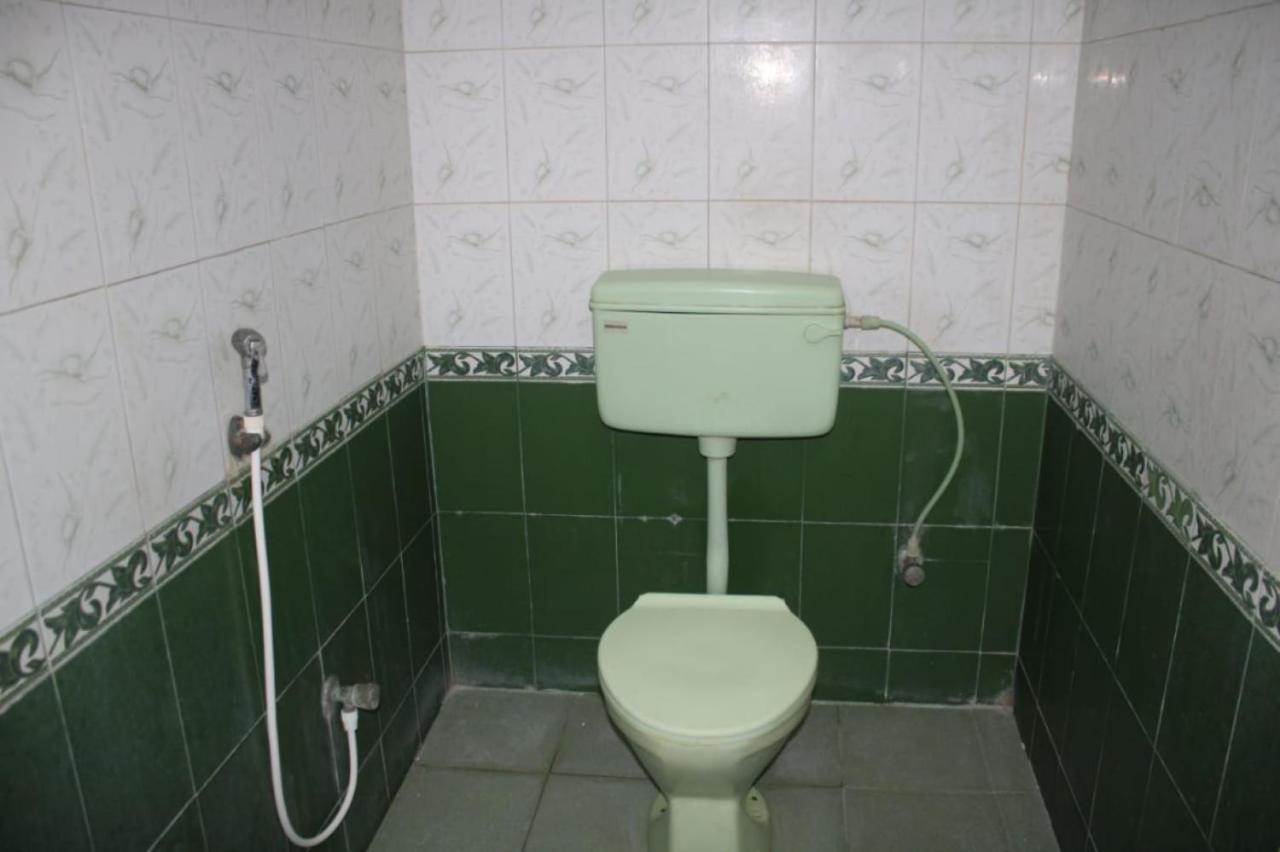 Hotel Sudhiksha Deluxe Rāmeswaram Exteriör bild