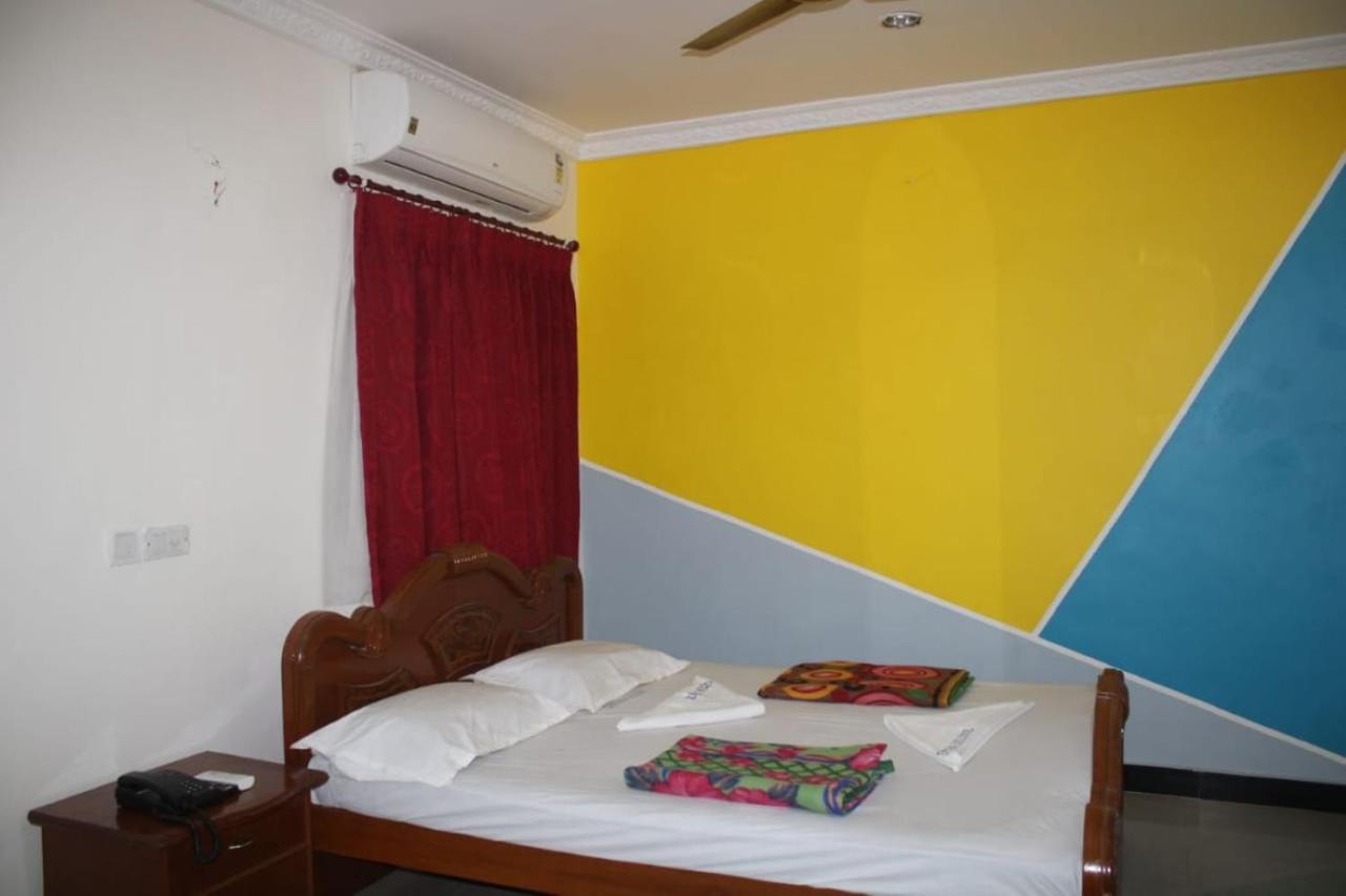 Hotel Sudhiksha Deluxe Rāmeswaram Exteriör bild