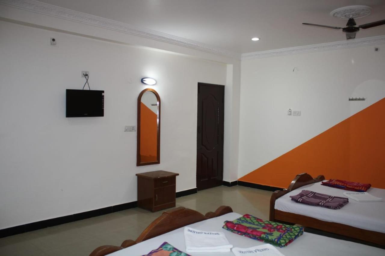 Hotel Sudhiksha Deluxe Rāmeswaram Exteriör bild