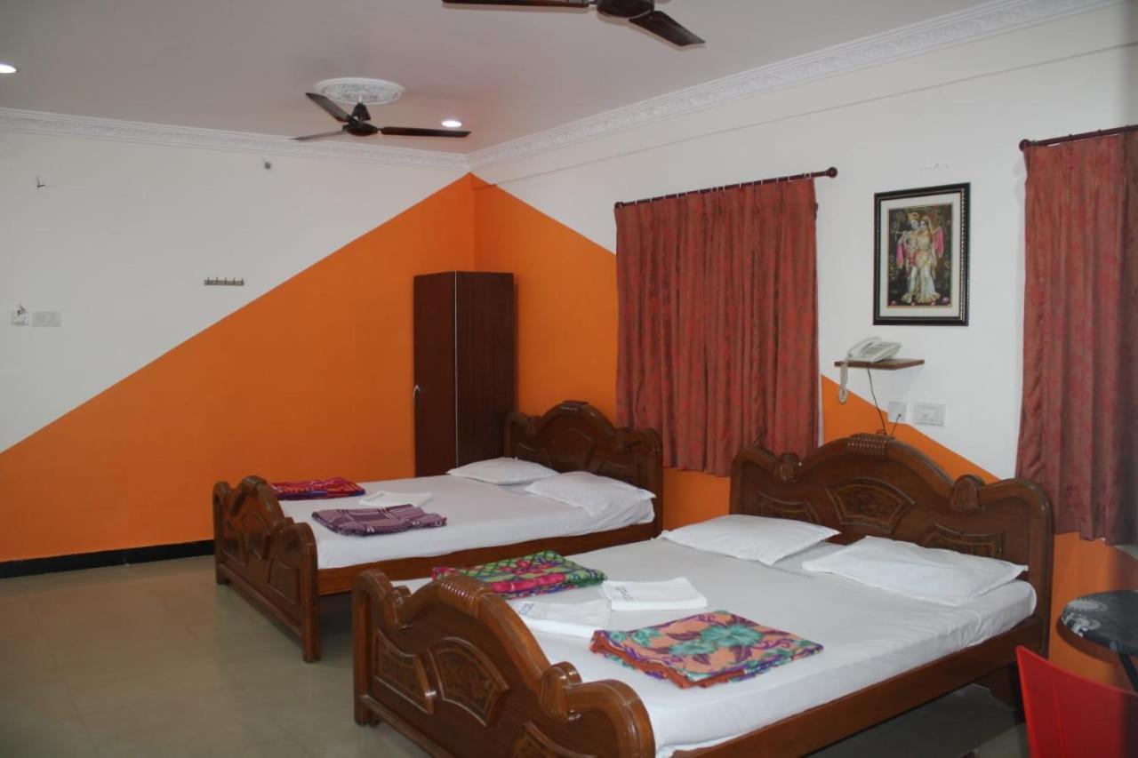 Hotel Sudhiksha Deluxe Rāmeswaram Exteriör bild